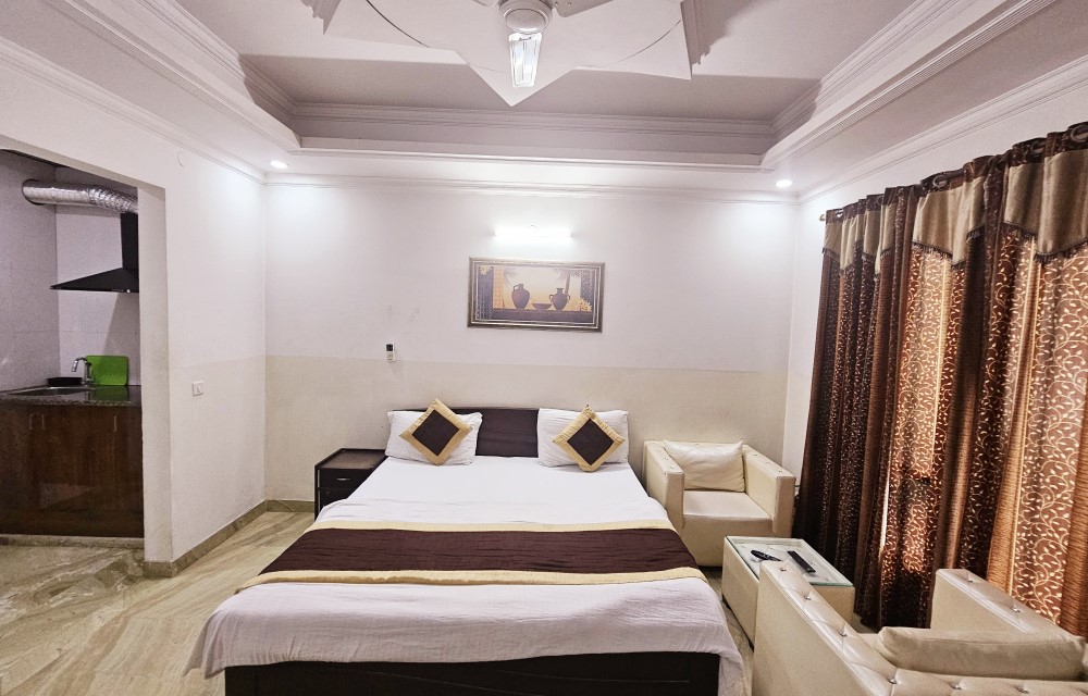 Transforming Hospitality Through Technology: How Smart Hotels Enhance Guest Experiences